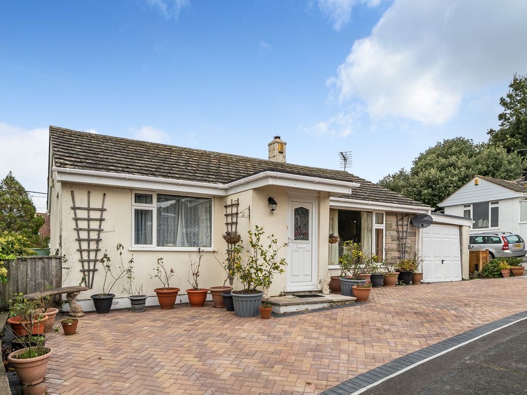 2 bed detached bungalow for sale in Winston Court, Teignmouth TQ14, £