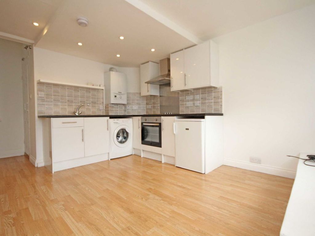 1 bed flat to rent in Kew Road, Kew, Richmond TW9, £1,750 pcm Zoopla