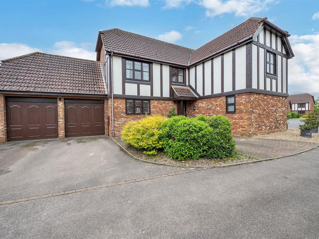 5 bed detached house for sale in Valentine Way, Hessett, Bury St