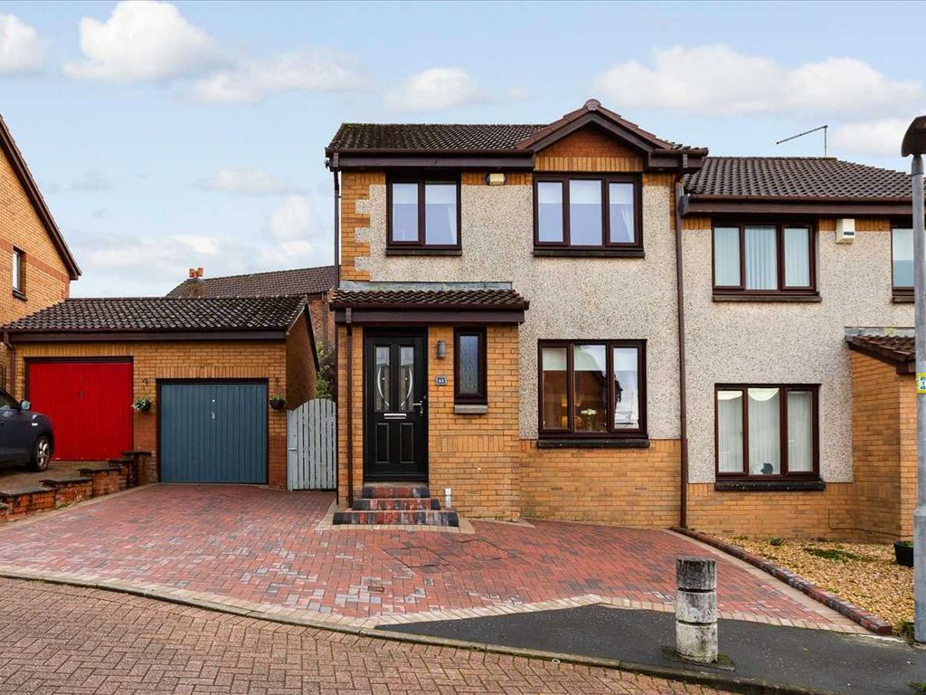 3 bed semidetached house for sale in Dunnottar Crescent, Stewartfield