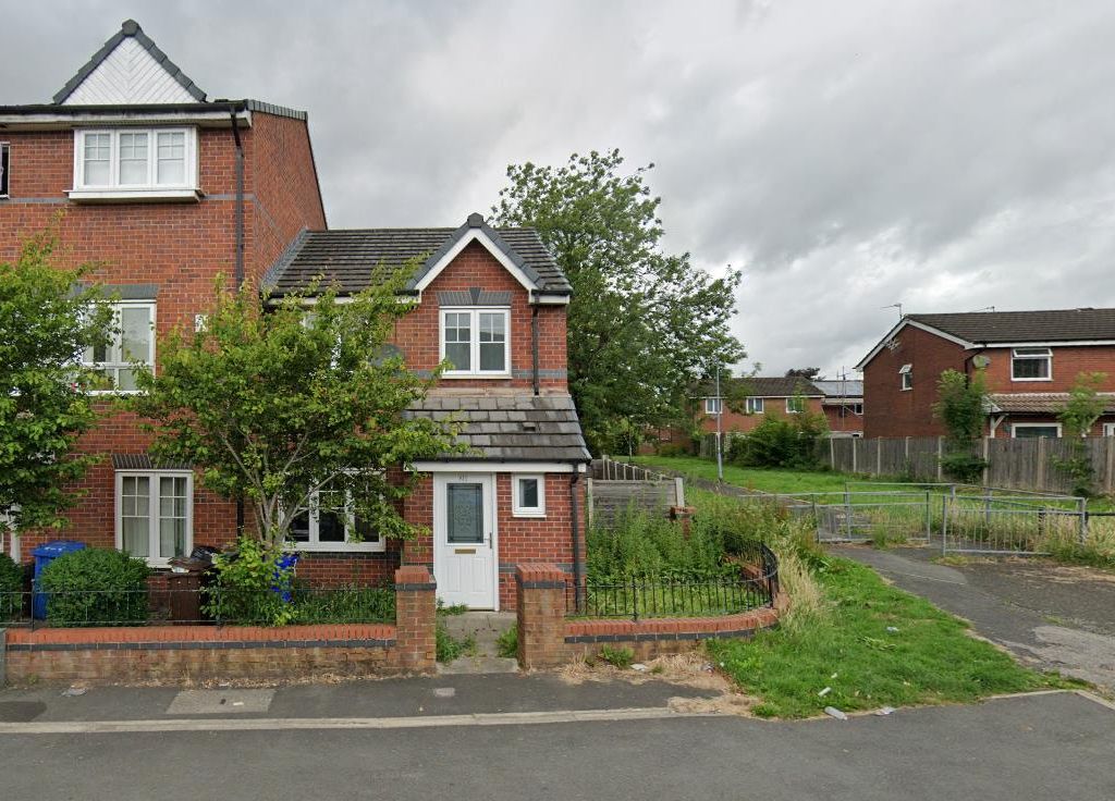 3 bed end terrace house to rent in Moston Lane, Moston, Manchester M40