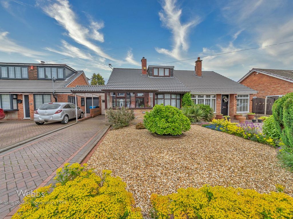 4 bed bungalow for sale in Fairoaks Drive, Great Wyrley, Walsall WS6, £