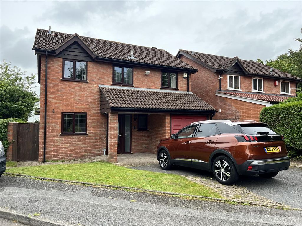 4 bed detached house for sale in Castle Hills Drive, Castlehills Drive