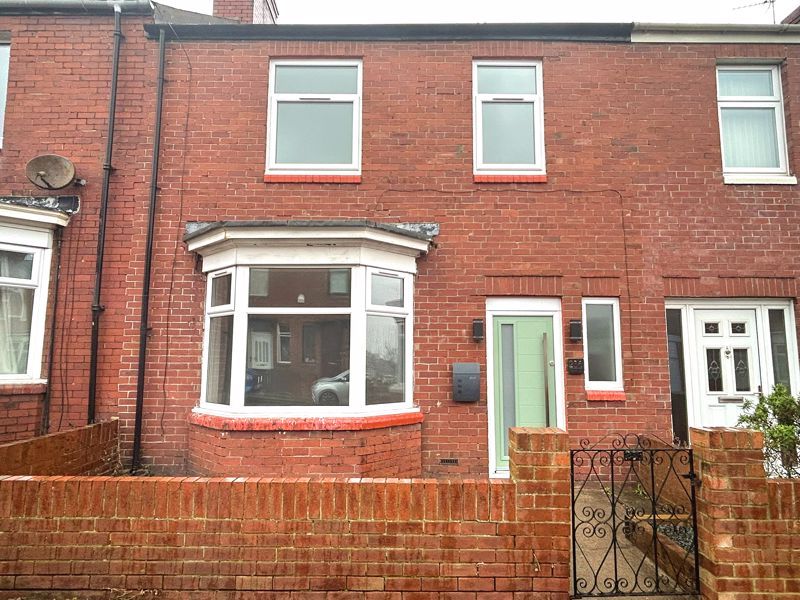 3 bed terraced house to rent in Cleveland Road, Sunderland SR4, £895
