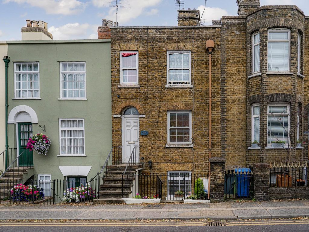 3 bed for sale in The Mall, Faversham ME13 Zoopla