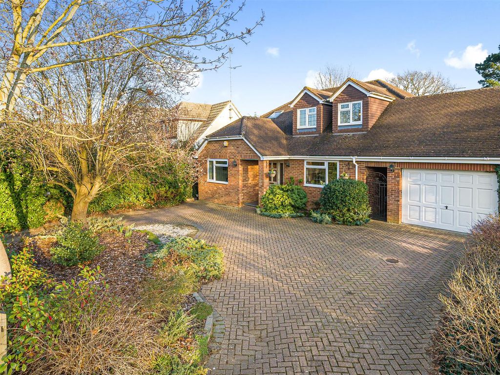 5 bed detached house for sale in Robin Hood Way Winnersh, Berkshire RG41 Zoopla