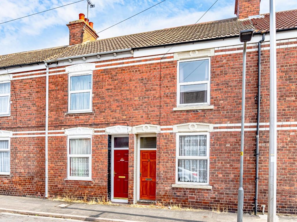 3 bed terraced house for sale in Kitchener Street, Selby YO8 Zoopla