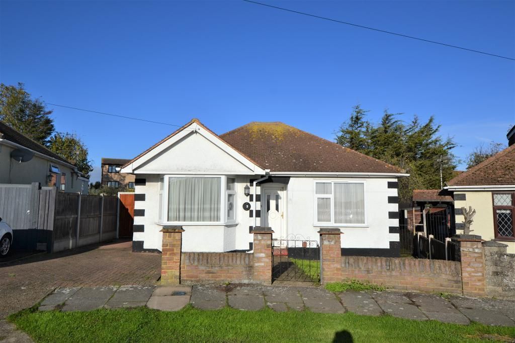 2 bed detached house for sale in Claremont Drive, Vange, Basildon