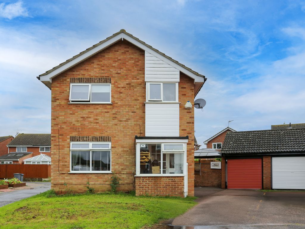 4 bed detached house for sale in Ferry Lane, Felixstowe IP11, £299,995