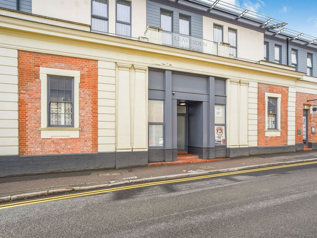 1 bed flat for sale in Leavesden Road, Watford WD24, £270,000 Zoopla