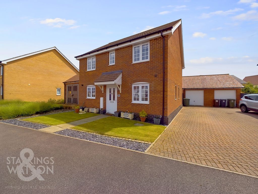 4 bed detached house for sale in Nightingale Avenue, Wymondham NR18, £