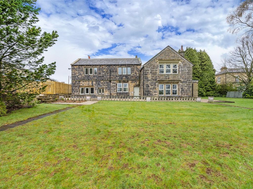 4 bed semidetached house for sale in Lumbstone House, Back Lane