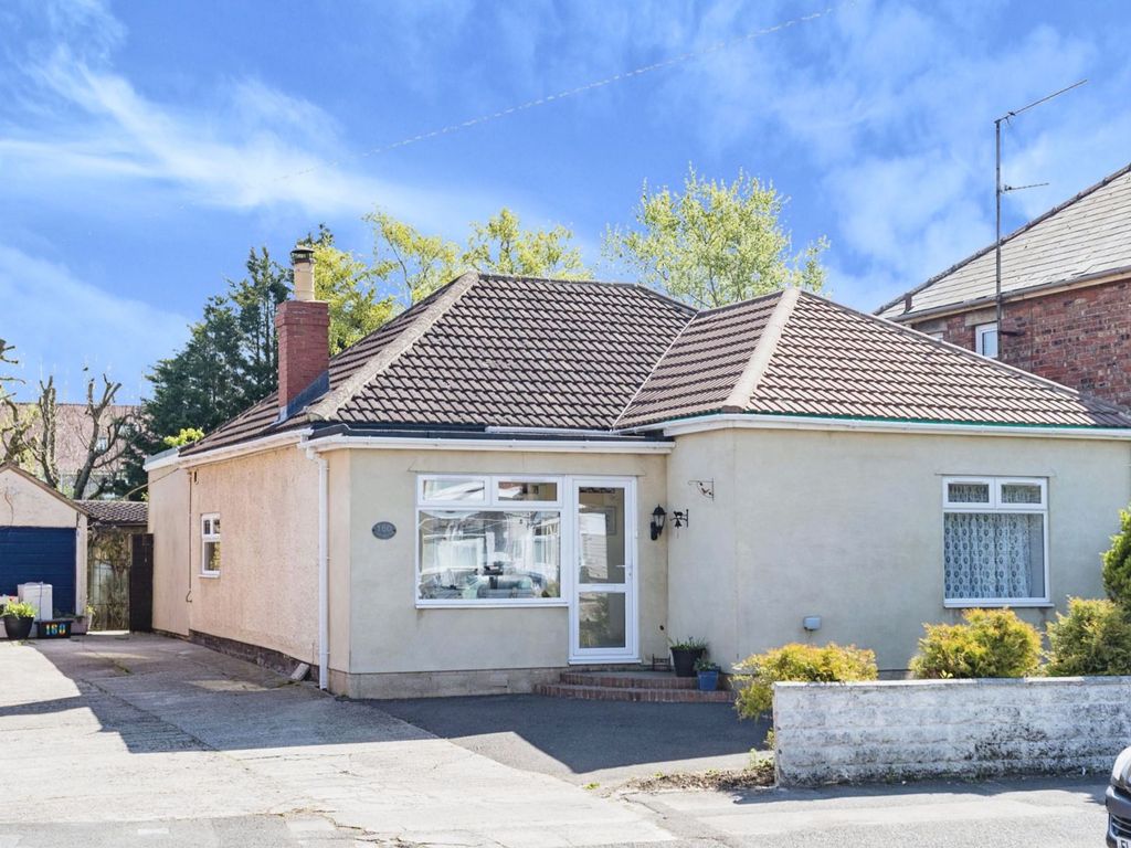 2 bed detached bungalow for sale in Cheney Manor Road, Swindon SN2 Zoopla
