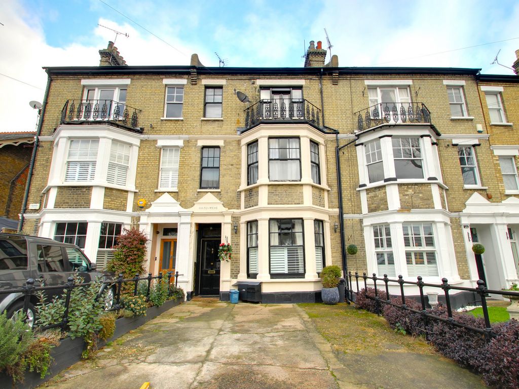 2 bed flat for sale in Alexandra Road, SouthendOnSea SS1 Zoopla