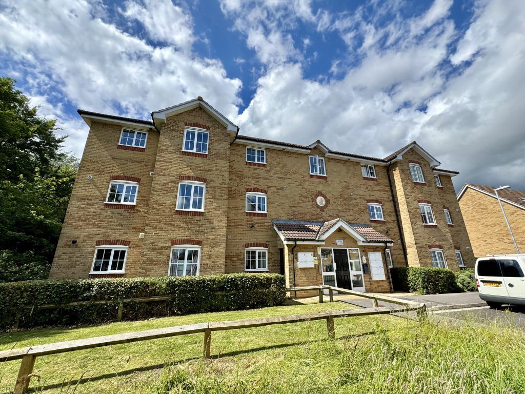 2 Bed Flat For Sale In Percivale Road Yeovil Somerset BA21 160 000 2-bed-flat-for-sale-in-percivale-road-yeovil-somerset-ba21-160-000