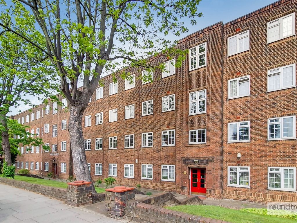 2 bed flat for sale in Burnham Court, Brent Street, Hendon NW4, £