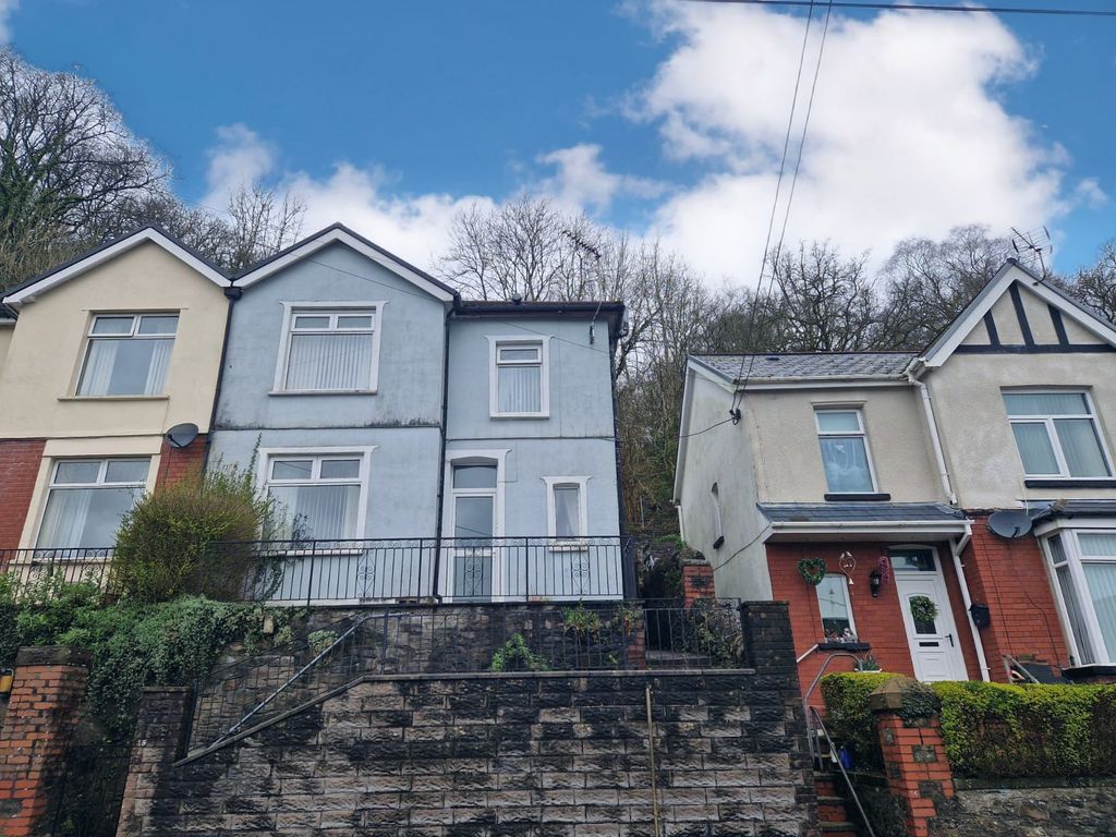 3 bed semidetached house for sale in Plantation Road, Abercynon