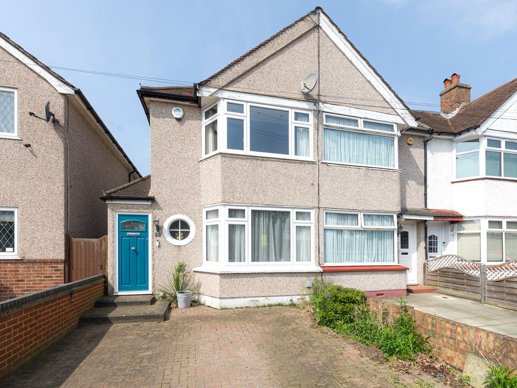 2 bed end terrace house for sale in Penshurst Avenue, Sidcup DA15, £