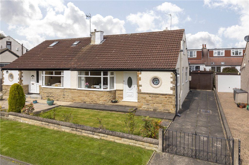 2 bed bungalow for sale in The Cedars, Bramhope, Leeds LS16, £275,000