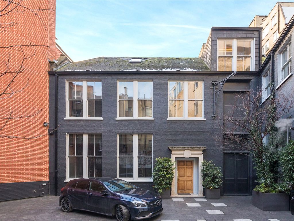 3 bed property for sale in Aldersgate Street, Clerkenwell, Islington