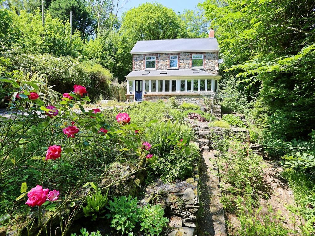 4 bed detached house for sale in Tavern Y Coed, Tonteg, Pontypridd CF38