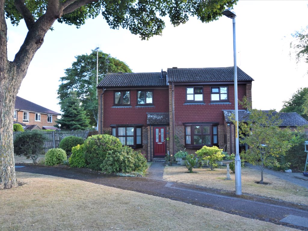 2 bed semidetached house for sale in Charlesworth Drive, Birchington