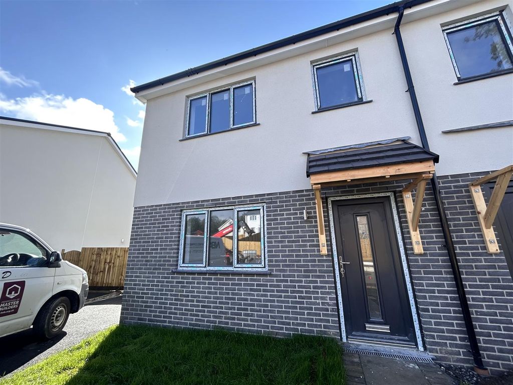 3 bed semidetached house for sale in Heol Y Parc, Cefneithin, Llanelli