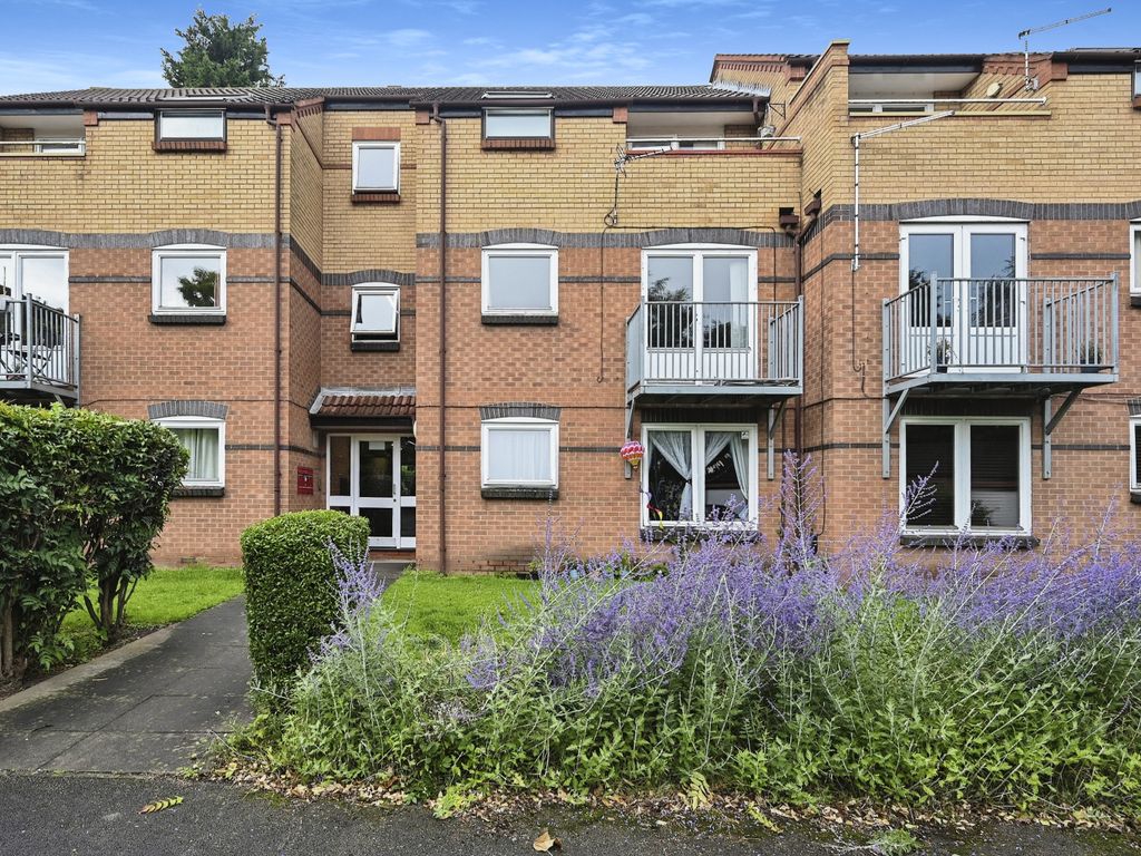 2 bed flat for sale in Tonnelier Road, Nottingham, Nottinghamshire NG7