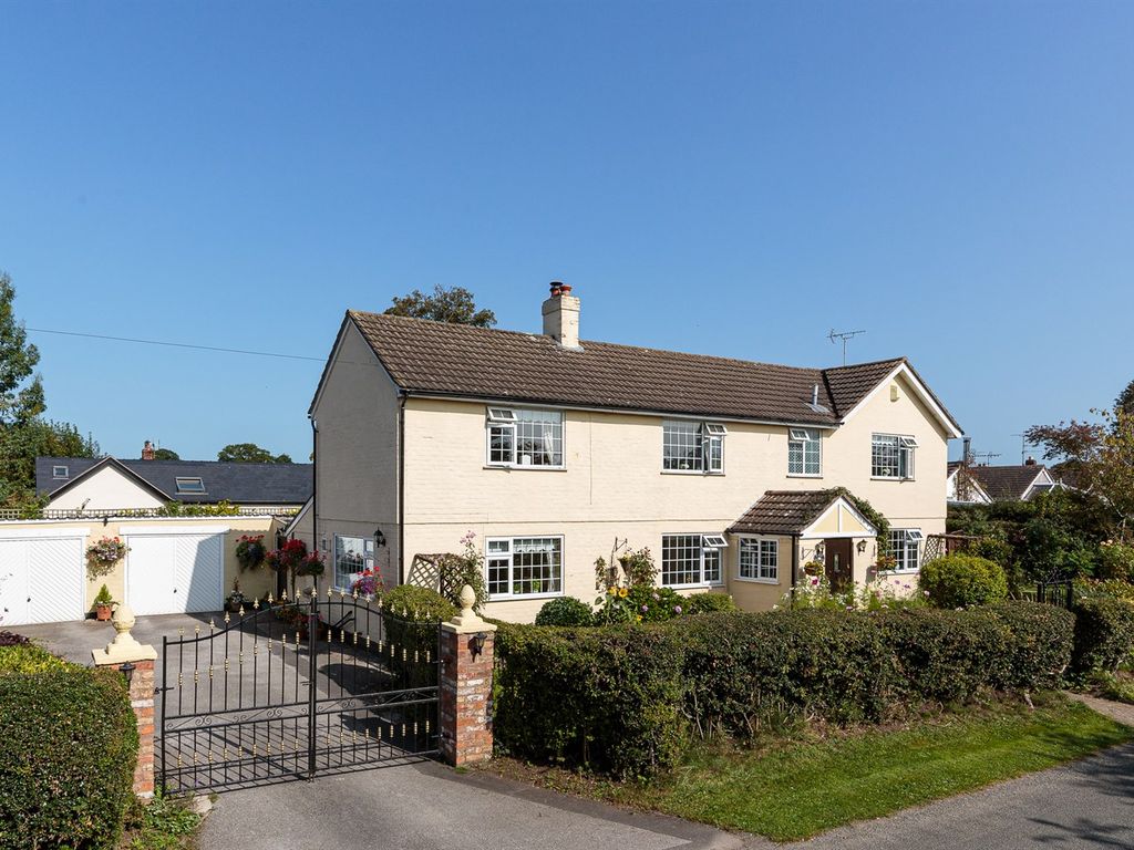 4 bed detached house for sale in Back Lane, Nomans Heath, Malpas SY14