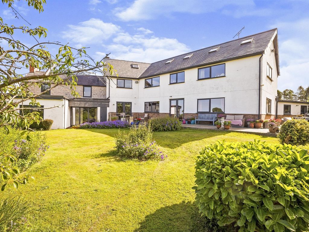 6 bed property for sale in Waen Isa Lane, Babell, Holywell CH8 Zoopla