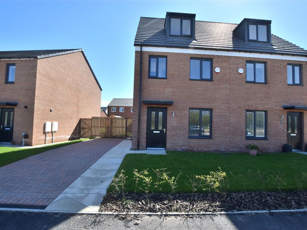 3 bed semidetached house to rent in Falcon Way, Woolsington Grange