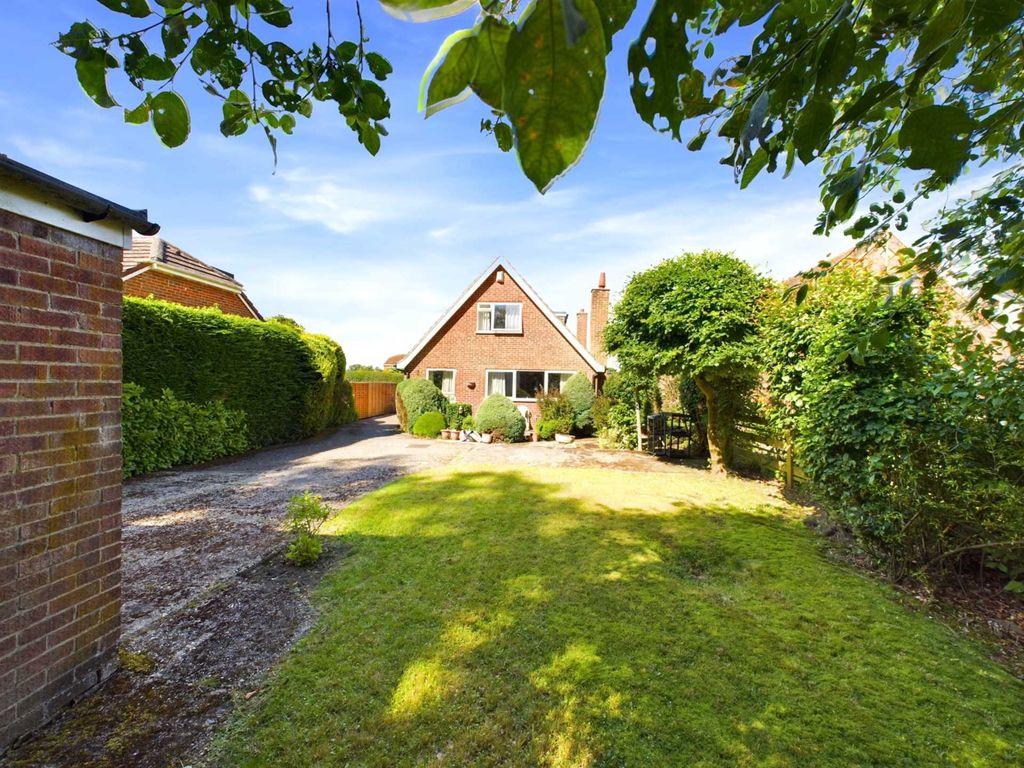 3 bed detached house for sale in Road, Studley Green HP14, £550,000 Zoopla