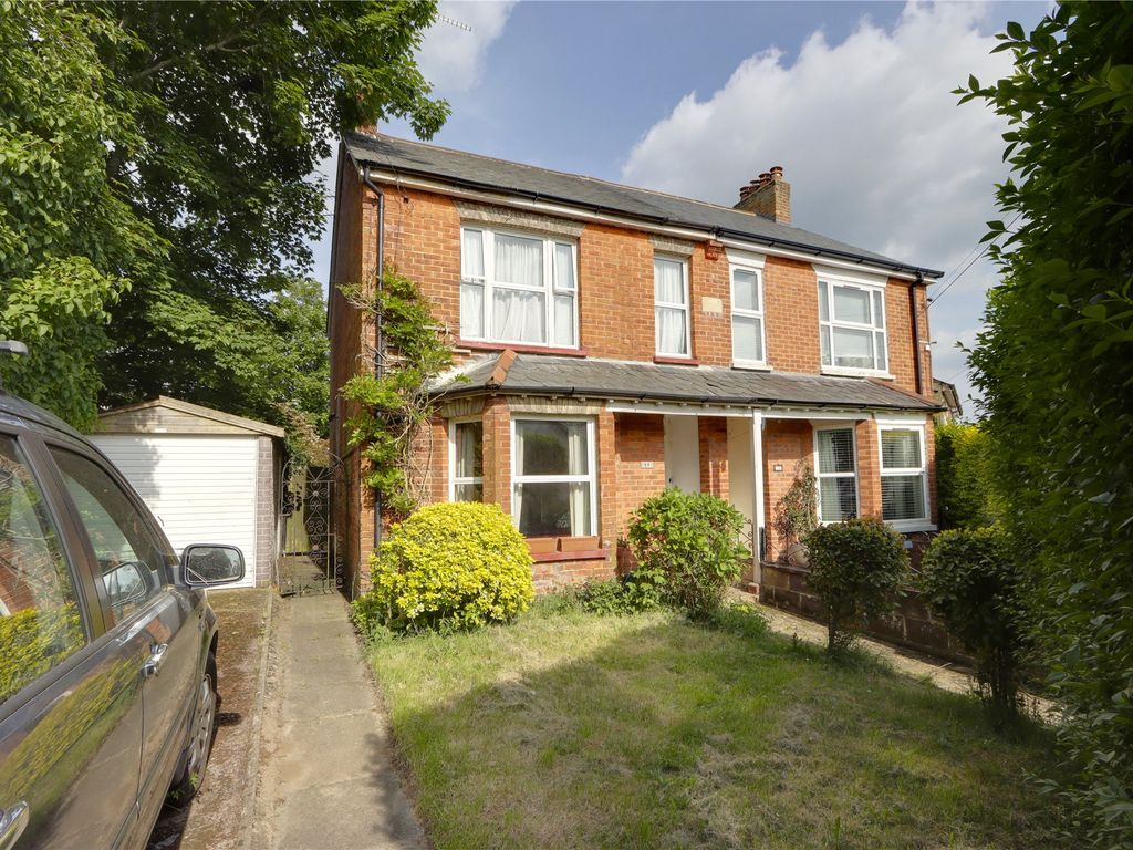 3 bed semidetached house for sale in Kings Road, Aldershot, Hampshire