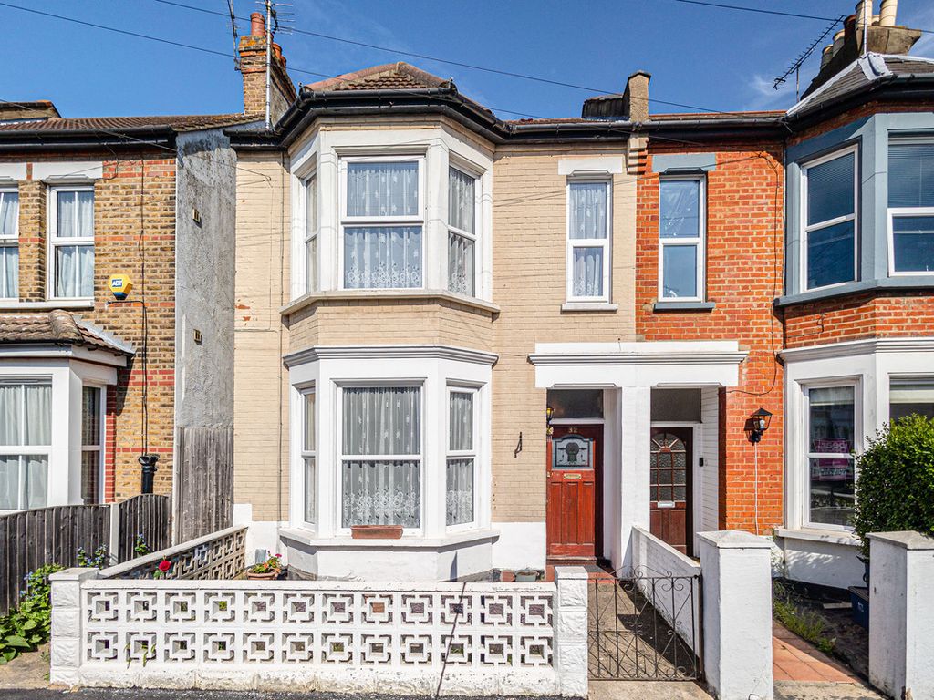 3 bed end terrace house for sale in Stromness Road, SouthendOnSea SS2