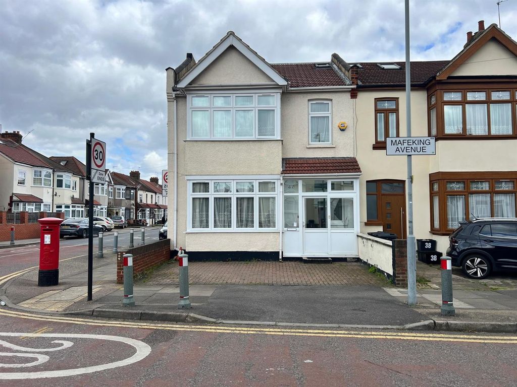 4 bed end terrace house for sale in Mafeking Avenue, Ilford IG2, £