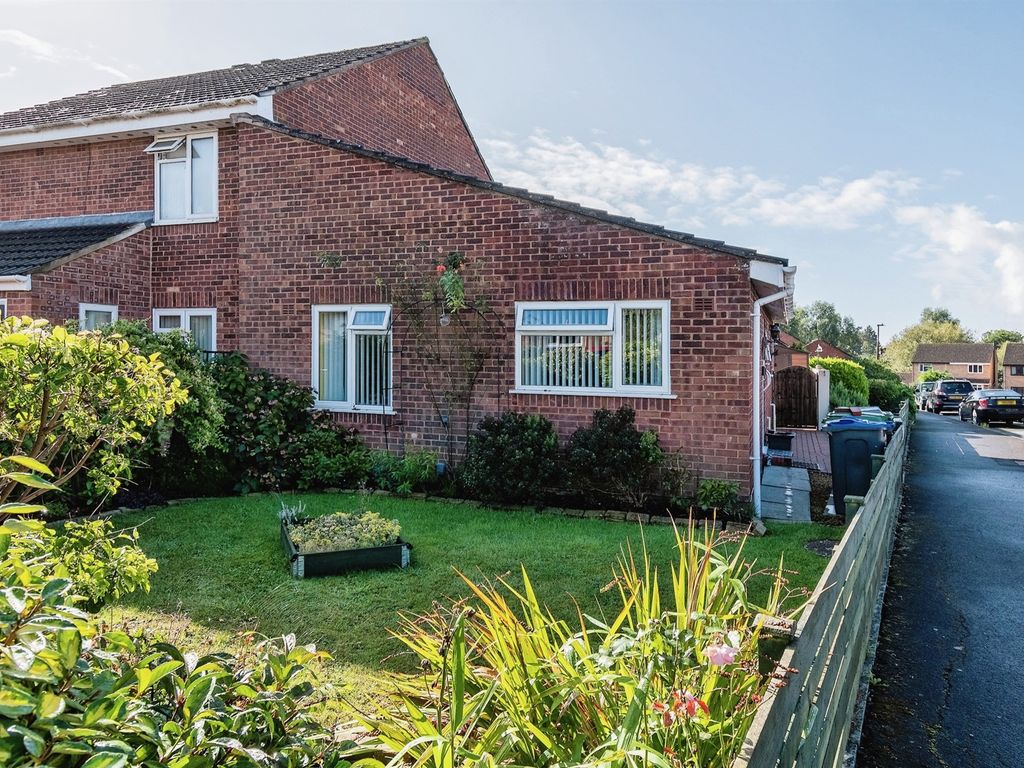 2 bed semidetached bungalow for sale in Brecon Close, Melksham SN12, £