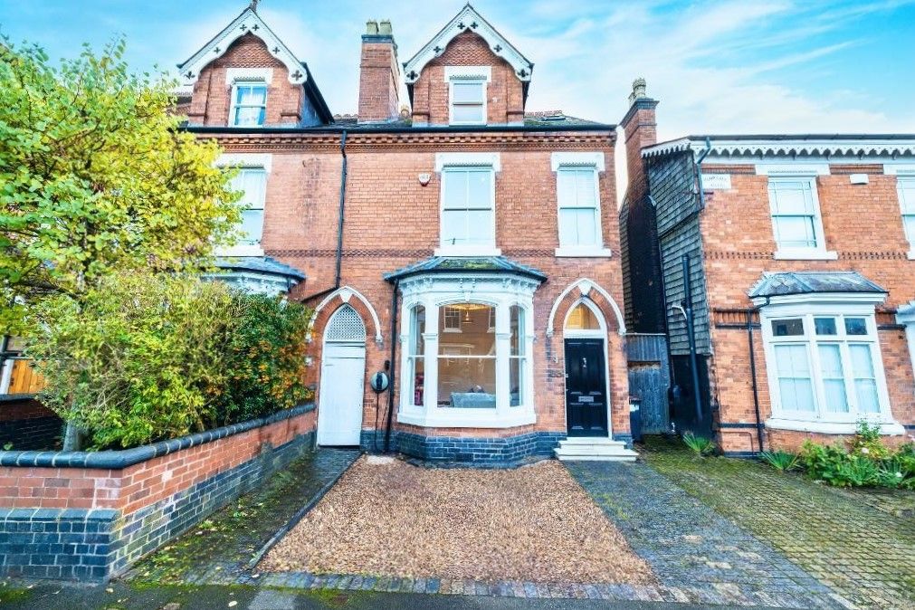 4 bed end terrace house for sale in Lonsdale Road, Harborne, Birmingham