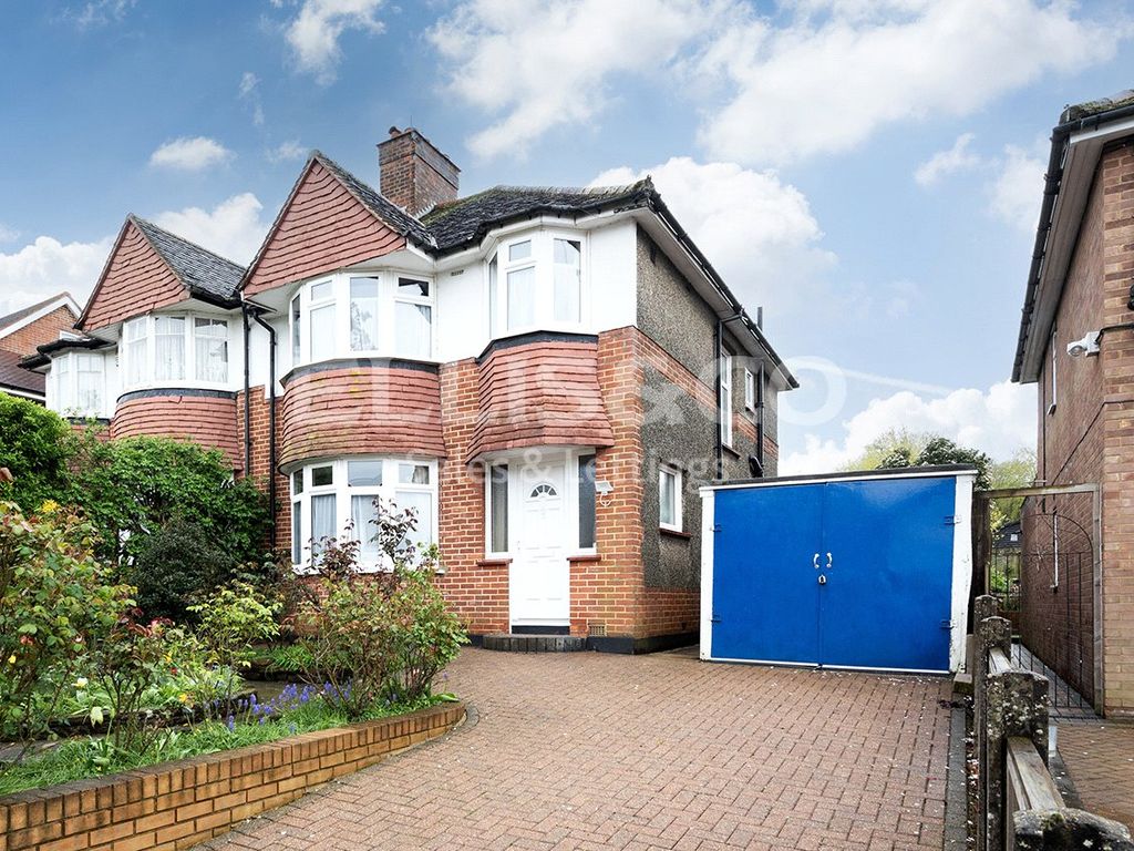3 bed semidetached house for sale in Worcester Crescent, Mill Hill