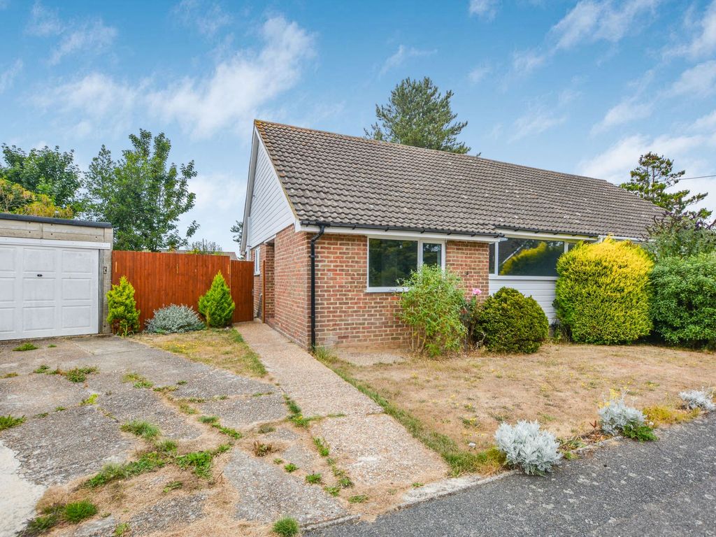 2 bed bungalow for sale in Close, Sellindge TN25 Zoopla