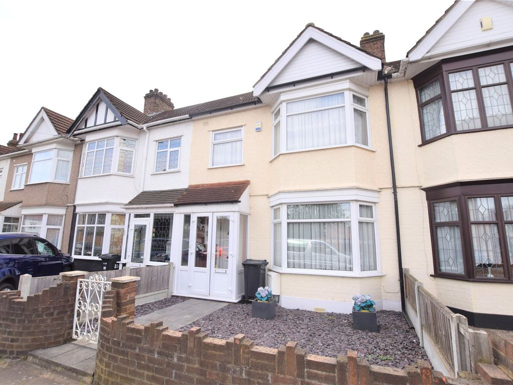 3 bed terraced house for sale in Overton Drive, Romford RM6, £475,000 Zoopla