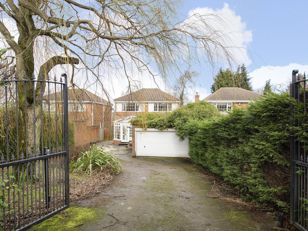 4 bed detached house for sale in Wigton Lane, Alwoodley, Leeds LS17