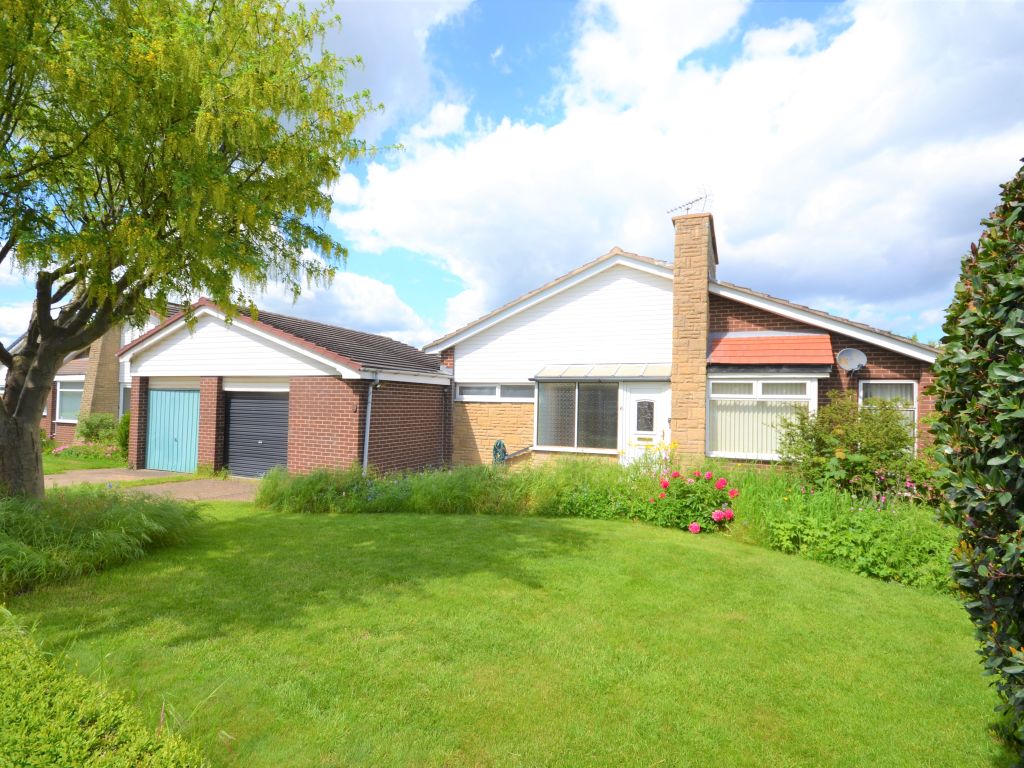 3 bed detached bungalow for sale in The Oval, Tickhill, Doncaster DN11