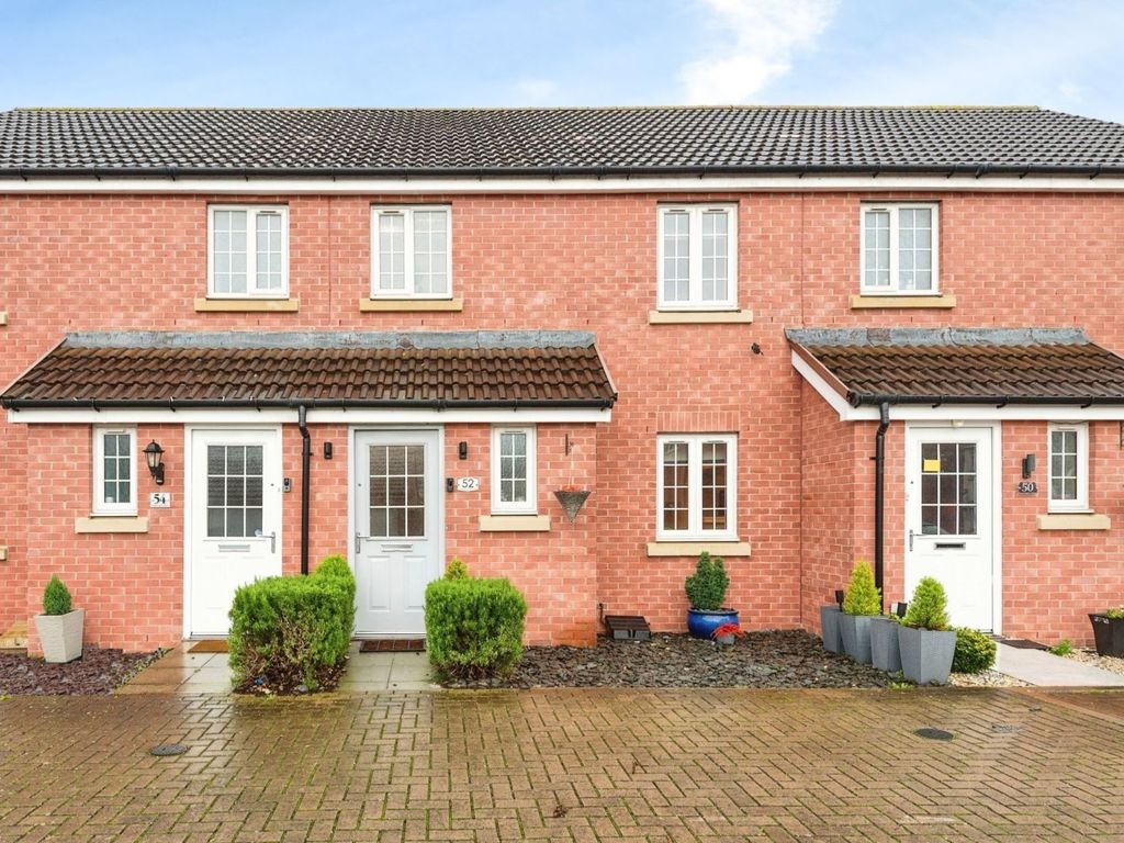 3 bed terraced house for sale in Swannington Drive Kingsway, Gloucester