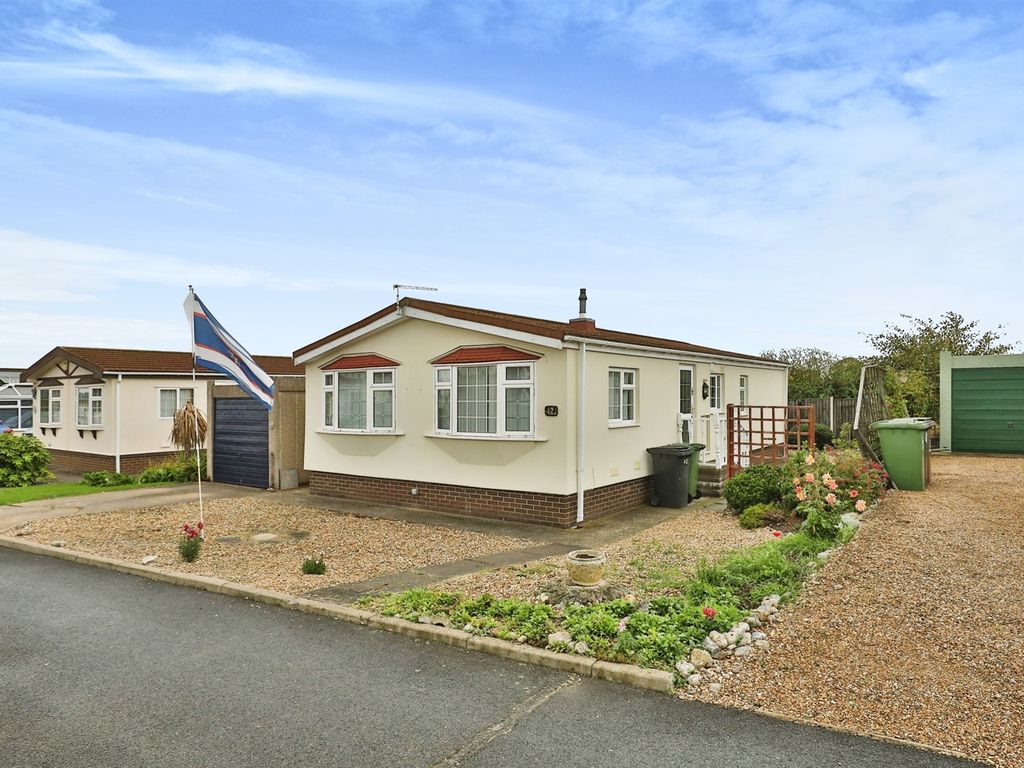 2 bed mobile/park home for sale in Redhill Park, Watton, Thetford IP25, £135,000 Zoopla