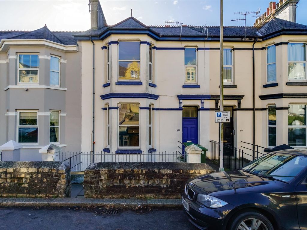 2 bed flat for sale in Connaught Avenue, Mutley, Plymouth PL4, £135,000