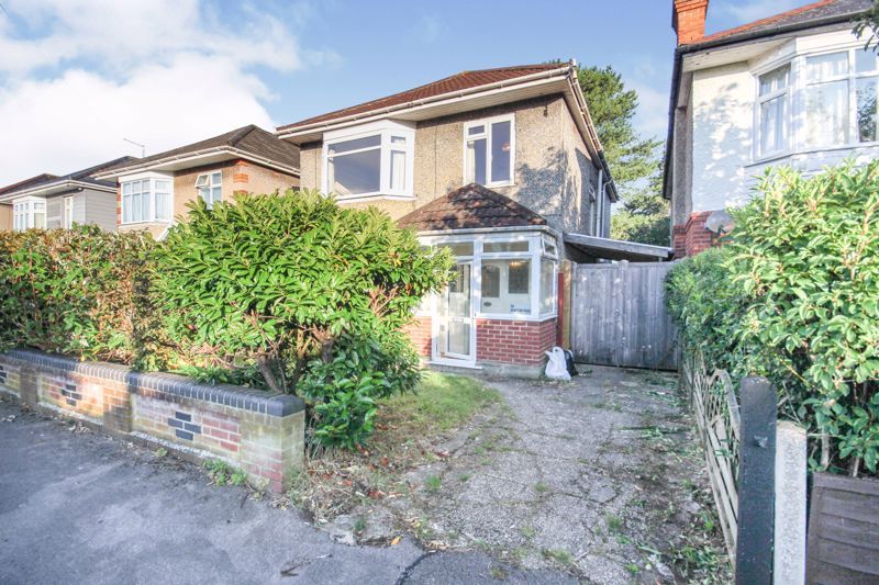 5 bed detached house to rent in Grafton Road, Winton, Bournemouth BH3