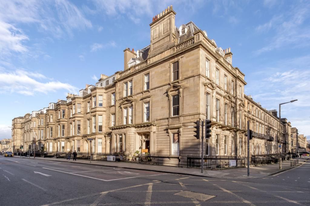 27/4 Palmerston Place, West End EH12