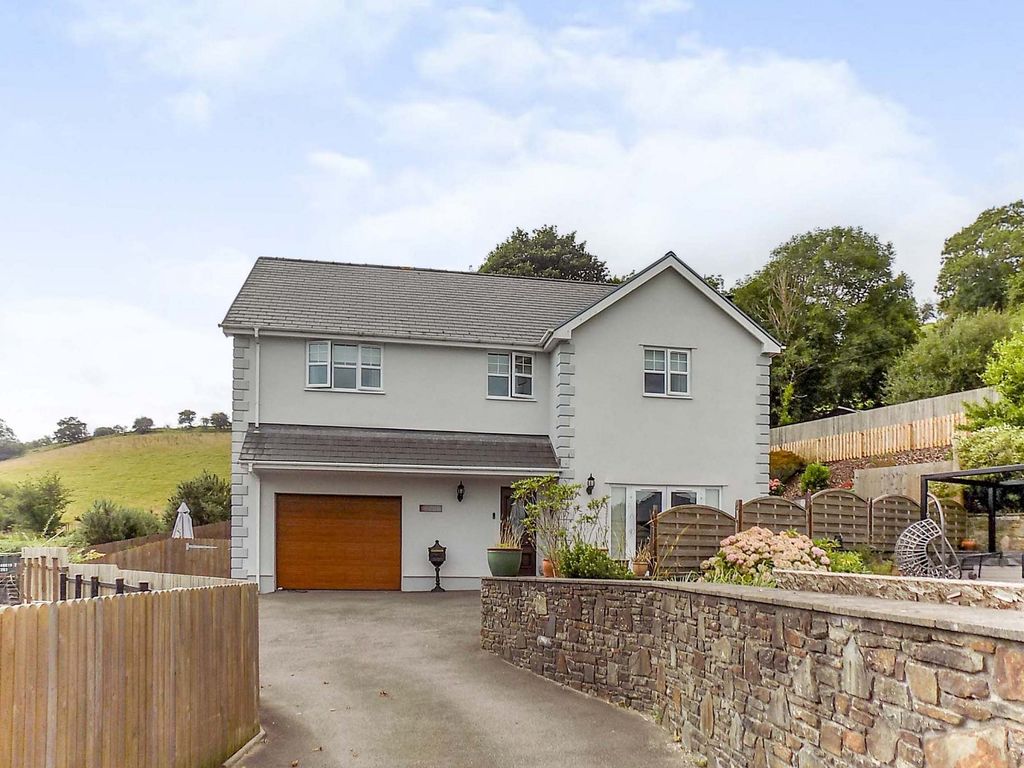 4 bed detached house for sale in Dan Y Derwen Hillside, Pantyrawel