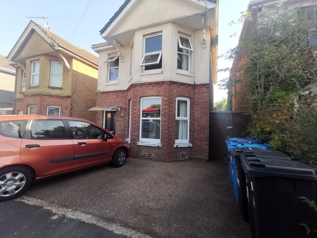 3 bed flat to rent in Wallisdown Road, Poole BH12 Zoopla