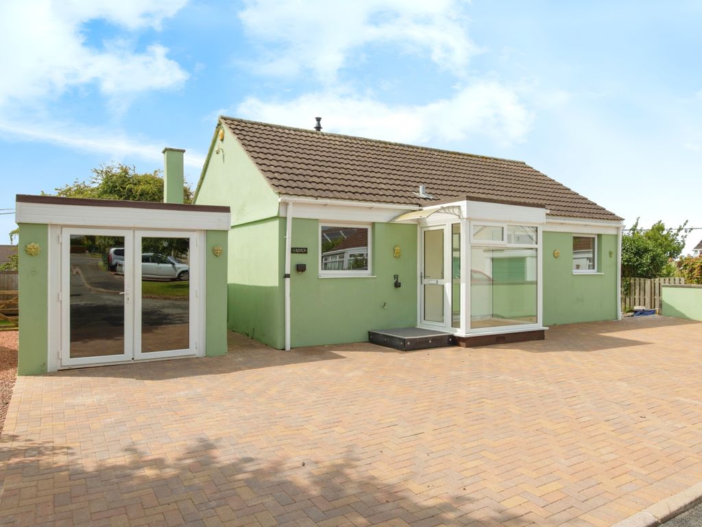 3 bed bungalow for sale in Quintrell Gardens, Quintrell Downs, Newquay